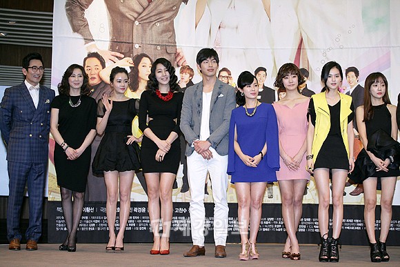 韓国KBSシチュエーションコメディ『天女が必要』の制作発表会が、15日の午前にソウルの大峙洞（テチドン）のコンベンションディアマン・サブリナホールで開催された。