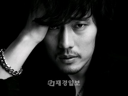 ソ・ジソブ、韓国俳優で初の個人雑誌『SONICe』を発刊