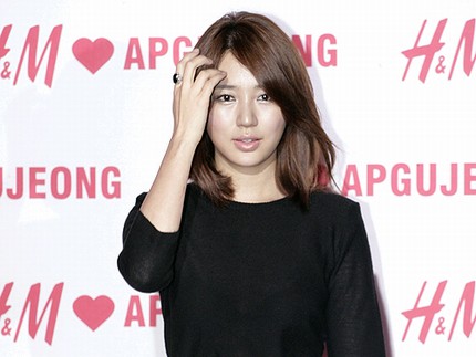 韓国女優ユン・ウネが、韓国の中央大学大学院に入学したことがわかった。