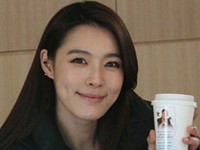 KBS2 月火ドラマ『ドリームハイ2』で教師役を熱演中のAFTERSCHOOL（アフタースクール）のカヒに対するファンの熱い応援が公開され話題だ。
