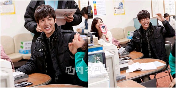 韓国SBS PLUS新月火ドラマ『あなたを愛しています』のキム・ヒョンジュン（マンネ）が爽やかな笑顔で女心を虜にする。
