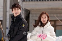 新作SBS PLUSドラマ『あなたを愛しています』が、SS501のキム・ヒョンジュン（マンネ）と女優キム・ユンソのトキメキのシーンを公開した。