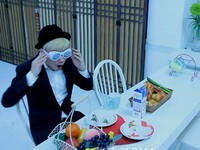韓国人気男性グループBEAST（ビースト）などの振付を手掛け、ダンサーとしても有名なハ・ウシン率いるパフォーマンスダンスチームPrepix(プレピックス)が、新曲『What I See』のプロモーションティーザー映像『Magic Glasses』を公開した。