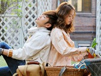 韓国KBS月・火ドラマ『ラブレイン』で、魔性の魅力で視聴者を“ソ・ジュンホリック”に陥らせたチャン・グンソクが、今回はユナをドキドキさせる超強力“ロマンチックパンチ”を披露する。
