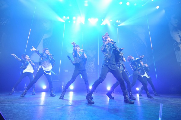 韓国出身の男性7人組グループ・INFINITE(インフィニット)が25日、都内で日本2ndシングル｢Be Mine｣の発売記念イベントを行った。
