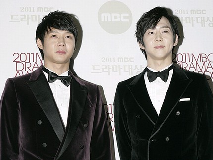JYJパク・ユチョン、俳優パク・ユファンの兄弟が、百想(ペクサン)芸術大賞で初の兄弟同時受賞に挑戦する。
