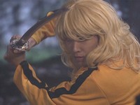MBLAQメンバーのイ・ジュンが、映画『キル・ビル』のユマ・サーマンに変身した。