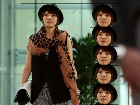 韓国MBC水・木ミニシリーズ『I DO I DO』で、“スーパーアルファガール”（エリート女性）のキャラクターを演じて180度イメージチェンジに成功したキム・ソナの9頭身の写真に多くの反響が寄せられている。