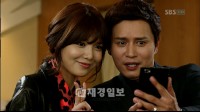 9日に放送された韓国SBSドラマ『紳士の品格』第5話に、ガールズグループ「少女時代」のスヨンが本人役で特別出演し、話題を集めた。
