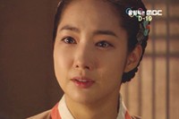 8日に放送された韓国MBCドラマ『Dr.JIN』第14話では、ヨンレ（パク・ミニョン）がジン・ヒョク（ソン・スンホン）に乳がんであることを告げられた。
