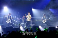 SS501（ダブルエス501）リーダーのキム・ヒョンジュンが、シングルアルバム発売記念ライブコンサートを大盛況に収めた。写真＝キーイースト