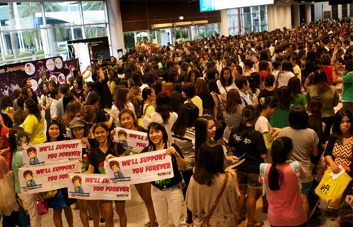 SS501のリーダーキム・ヒョンジュンが、29日のタイ・バンコクでのファンミーティングを最後に、アジア5カ国8都市のファンミーティングの幕を閉じた。