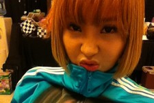 2NE1ミンジ、風邪と格闘中　渋い表情の自分撮り写真を公開