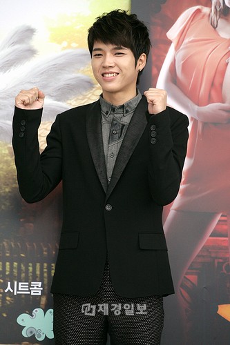 韓国MBCコメディードラマ『1000人目の男』（脚本キム・ギュンテ、演出カン・チョル、チェ・フェジン）の製作発表会が、14日午後、MBCドリームセンターで開かれた。