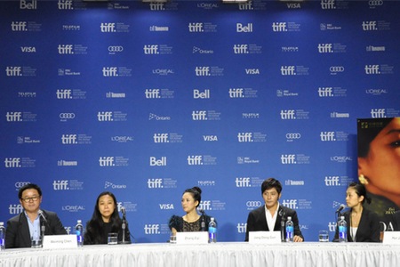 『危険な関係』チャン・ドンゴン、チャン・ツィイー、ホ・ジノ監督：トロント映画祭でのスチール公開