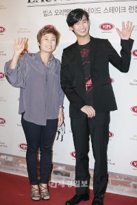 韓国で大人気の俳優キム・スヒョンと女性タレントのパク・ギョンリムがともに行なう韓国初の「ステーキ&トークショー」が、11日午前、ソウル汝矣島（ヨイド）IFCモール汝矣島CGVで開催された。