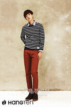 韓流スター、キム･ヒョンジュン（SS501リーダー）が大手カジュアルブランドのハンテンの「Fall in Color Pants」をテーマに撮影したグラビアを公開した。