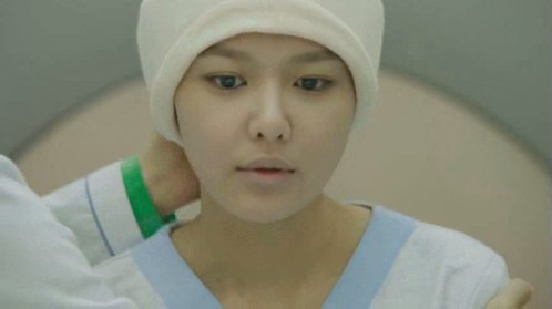 最近、最高の演技派アイドルとして注目を集めている少女時代スヨンが、tvN水木ドラマ『第3病院』で“病院パジャマ”姿を披露し、注目を集めた。