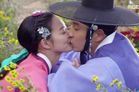 韓国MBC水木ドラマ『アラン使道伝』では、イ・ジュンギとシン・ミナが来世で愛を成し遂げる形でハッピーエンドとなった。