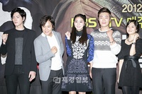 14日午後、ソウル・コンラッドホテルで、KBS 2TV新水木ドラマ『チョン・ウチ』（脚本：チョ・ミョンジュ、パク・テヨン、演出：カン・イルス）の制作発表会が開かれた。