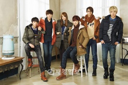 B1A4が、3rdミニアルバム『In The Wind』の公開に続き、ファッションブランド「OMPHALOS(オムファロス)」2012 Winterのファッショングラビアを公開した。