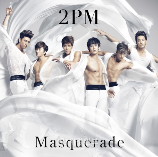 2PMの5thシングル『Masquerade』の熱気が日本を熱く燃やしている。