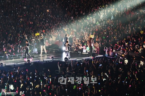 2PM、日本アリーナツアースタート！観客1万人がスタンディング熱狂