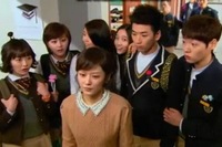 韓国KBS 2TVドラマ『学校 2013』製作陣側が、16日、論議を呼んだT-ARAのメンバー、ダニの“迷惑演技”に対する立場を明らかにした。