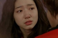 tvNドラマ『隣のイケメン』が第2幕のスタートを予告した。第9話までがユン・シユンとパク・シネの“対立モード”だったとしたら、第10話からは“ドキドキモード”に突入、本格的ラブラインを形成し、新たな展開を迎えることになる。