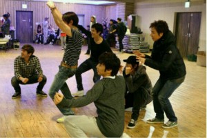 神話（SHINHWA）が、デビュー15周年記念コンサートの練習風景を公開した。
