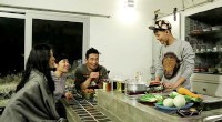 SBSのバラエティー番組『サンキュー』で、BIGBANGのG-DRAGONが最近韓国で流行りの「チャパグリ料理」(韓国人気インスタント麺「チャパゲティ」と「ノグリ」を合わせて作る料理)を独自のスタイルで披露し、注目を集めた。