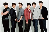 2PMが、韓国語の実践フレーズを伝授する『2PMのワンポイントハングル』のDVDが27日に発売された。
