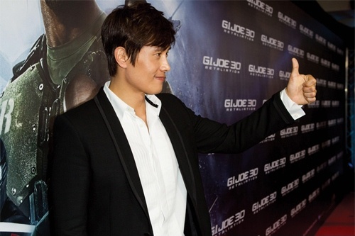 イ・ビョンホンが出演する映画『G.I.ジョー2』が、米韓ボックスオフィスで同時1位を記録し注目を集めている。