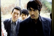 韓国MBC新ドラマ『男が愛する時』のソン・スンホンが、男らしい姿と迫力あふれるアクション演技を予告した。