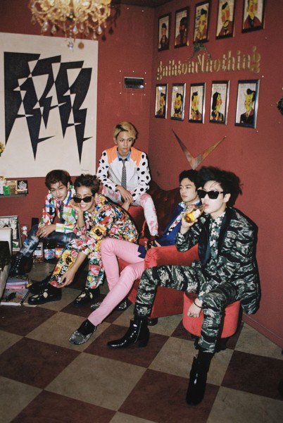 SHINeeの3枚目アルバム「Chapter2」‘Why So Serious?-The misconceptions of me’が遂にベールを脱いだ。写真＝SMエンターテインメント