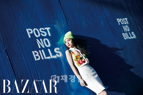 f(x)のクリスタルがファッション雑誌「Harpers BAZAAR」の5月号でプロモデルのようなスタイルをアピールし視線を集中させた。写真＝Harpers BAZAAR