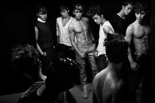 2PM、『ハ・ニ・プン』の“360度セクシー”なイメージカット集を公開