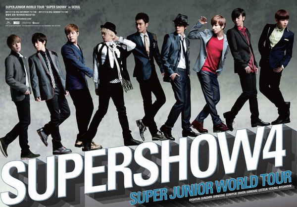 SUPER JUNIORの4度目のコンサート会場の熱気をリアルに感じることのできるライブアルバム「SUPER JUNIOR WORLD TOUR SUPER SHOW 4」が韓国で27日に発売された。写真＝SMエンターテインメント