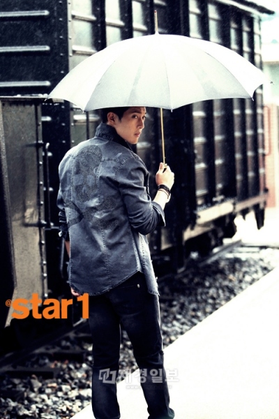 キム・ヒョンジュン（SS501リーダー）が“キヨミソング”の秘話を公開した。写真＝「＠star1」8月号