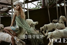 AFTERSCHOOLユイの魅惑的なグラビアが「VOGUE KOREA」に掲載