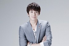 キム・ヒョンジュン（SS501マンネ）が、KBS1TVの新ドラマ『愛は歌に乗って』の男性主人公に抜擢された。