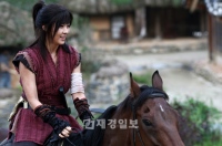 韓国MBC月火特別企画『奇皇后』のタイトルロール、ハ・ジウォンの初回の撮影風景が公開された。