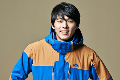 ヒョンビンがモデルを務めるアウトドアブランド「K2」(www.k2.co.kr)の防水ジャケットが完売を記録し話題だ。