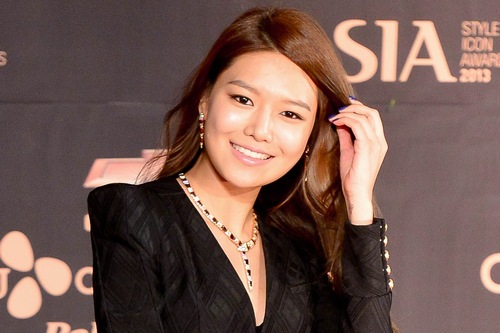俳優チェ・ジニョクとガールズグループ少女時代のスヨンが「2013年ベストK-STYLE」のアイコンに選ばれた。
