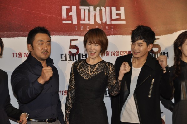 映画「THE FIVE」VIP試写会がソウル城東(ソンドン)区、杏堂(ヘンダン)洞、往十里(ワンシムニ)CGVで開かれた。