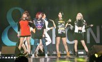 2NE1の新曲「懐かしみます」（그리워해요 MISSING YOU）が韓国内音源サイト日間チャートで4日間1位を固守して人気を独占中だ。