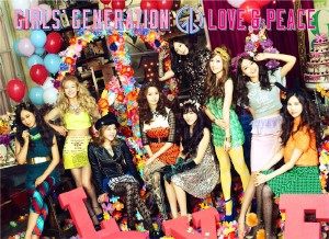 少女時代が今月11日リリースした日本での3rdアルバム『LOVE&PEACE』が、リリース当日にオリコンのデイリーアルバムチャート1位になった。