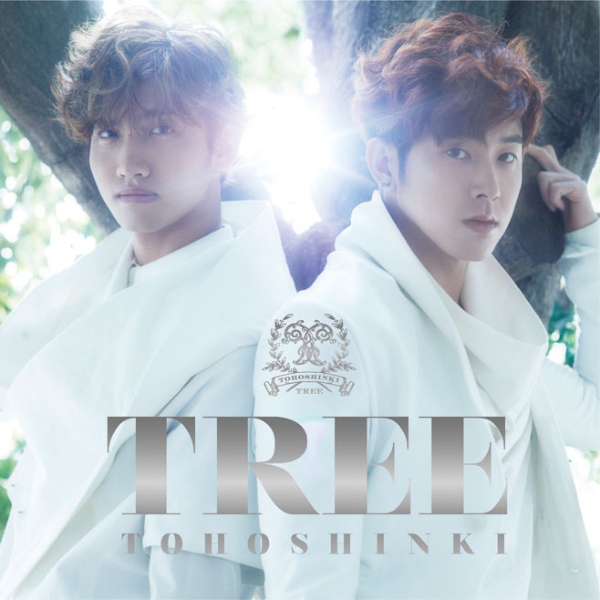 東方神起(TVXQ!)の日本ニューアルバム『TREE』が、CDバージョン、CD+DVD A、Bバージョンなど全3バージョンで、2日に韓国でリリースされた。写真＝SMエンターテインメント