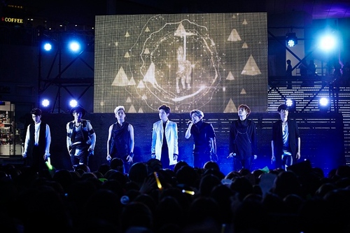 男性アイドルグループINFINITEが3年間のブランクを破った2ndアルバム『Seaxon2』のリリースを記念する『INFINITE　1、2、3　ショーケース』の皮切りとなる日本公演が、今月19日に開催され大盛況となった。