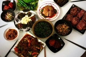 キム・ジェジュンが自身で準備した料理の写真を投稿した。写真＝ジェジュンのツイッター